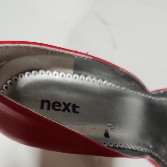 Vibrant Red Suede Heels with Stiletto Elegance - Picture 2 of 10